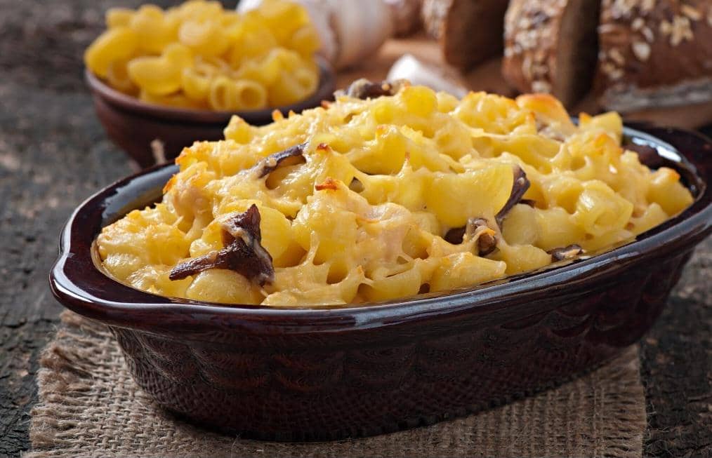 ilustrasi mac and cheese