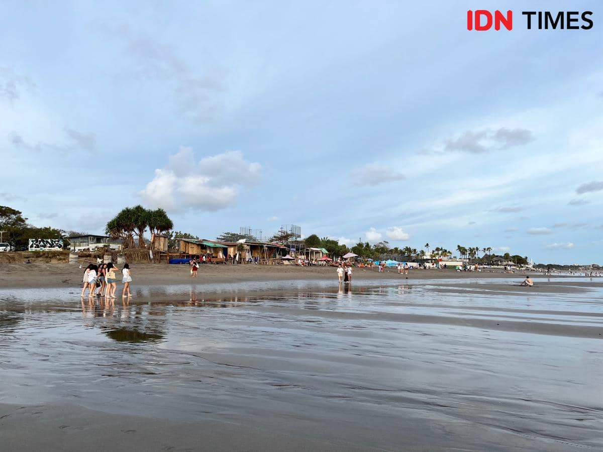 Potret Pantai di Bali (IDN Times/Dewi Suci)