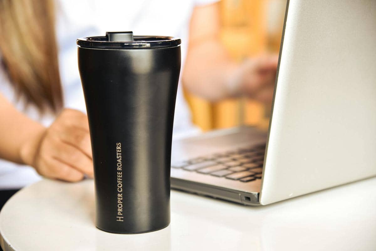 ilustrasi tumbler yang praktis dan memiliki beragam fitur