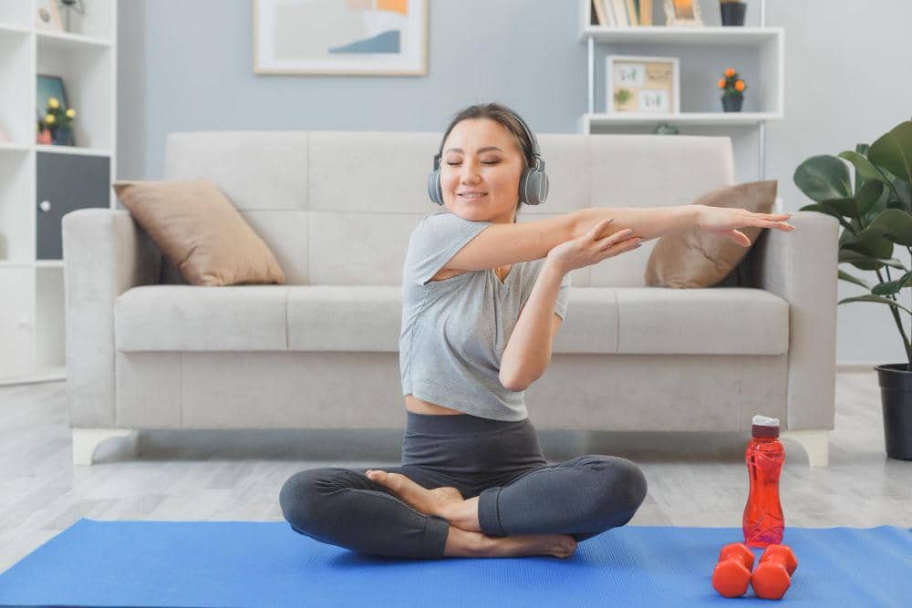 ilustrasi stretching di rumah