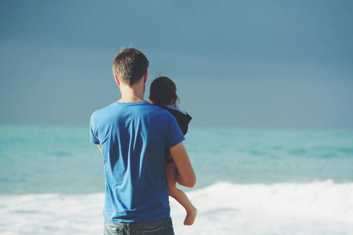 Ilustrasi orangtua dan anak (unsplash.com/Photo by Steven Van Loy)