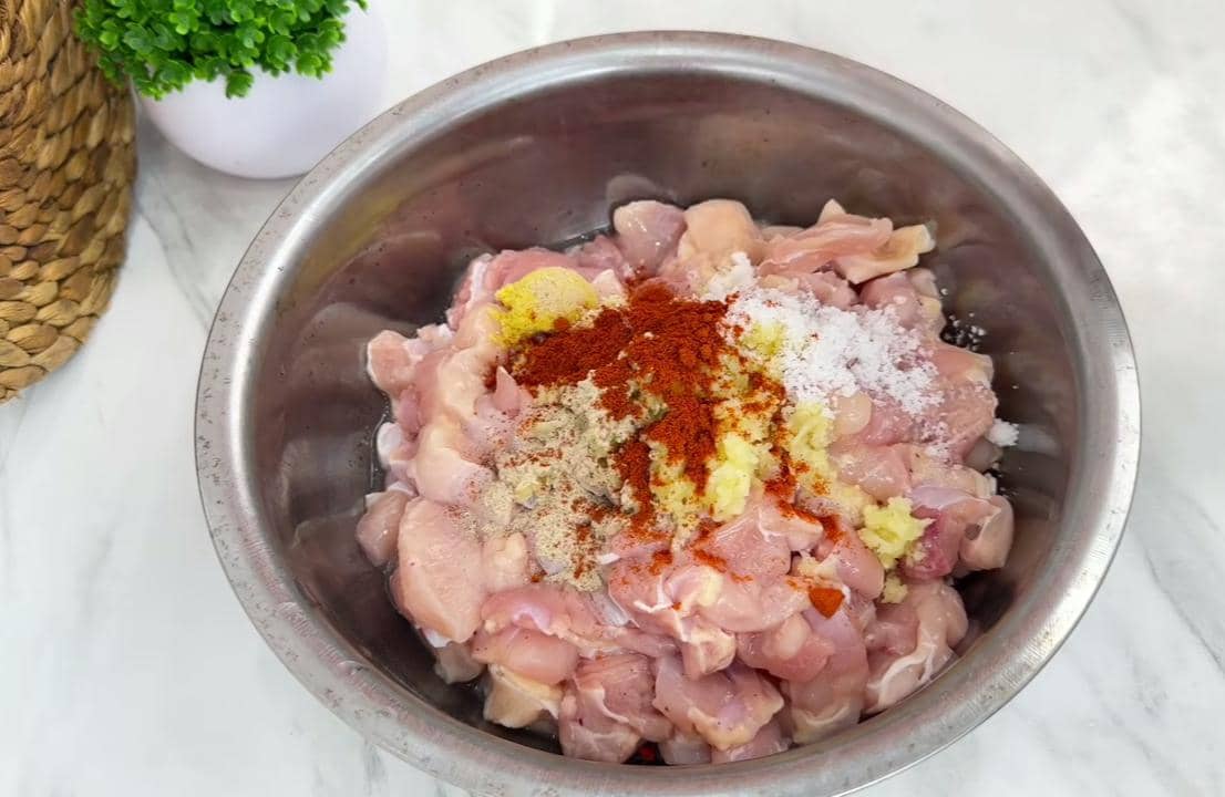Marinasi daging ayam 