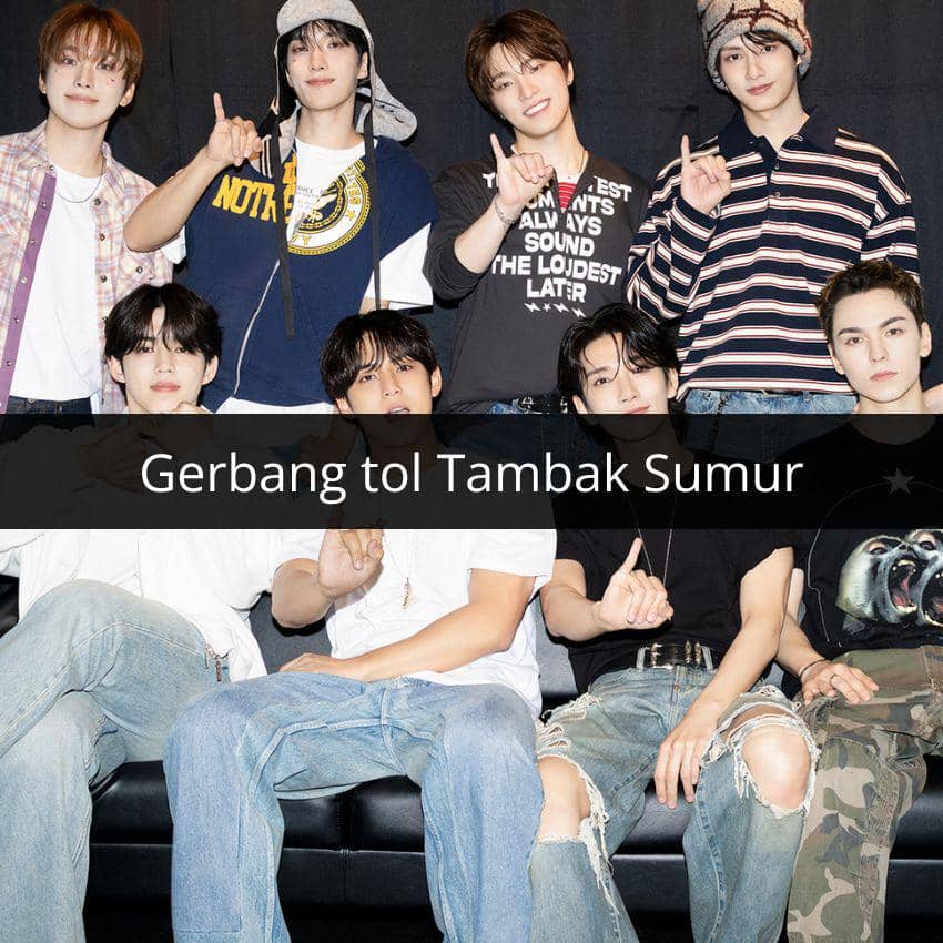 Delapan pria muda berpose bersama di atas sofa dengan gaya kasual, mengenakan pakaian santai dan tersenyum ke arah kamera.