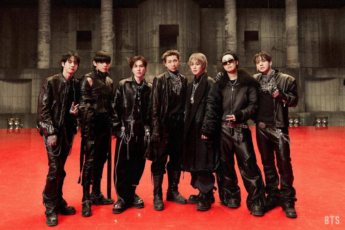 BTS dalam klip Hooligan