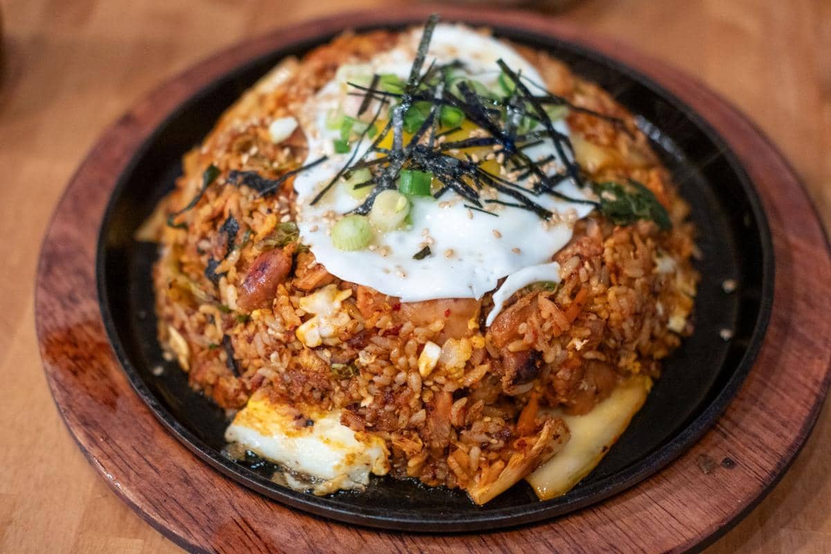 ilustrasi nasi goreng sambal roa telur ceplok