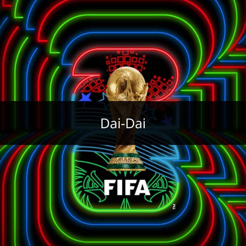 Piala Dunia FIFA berwarna emas dengan latar belakang pola garis neon berwarna merah, hijau, dan biru bertuliskan Dai-Dai.