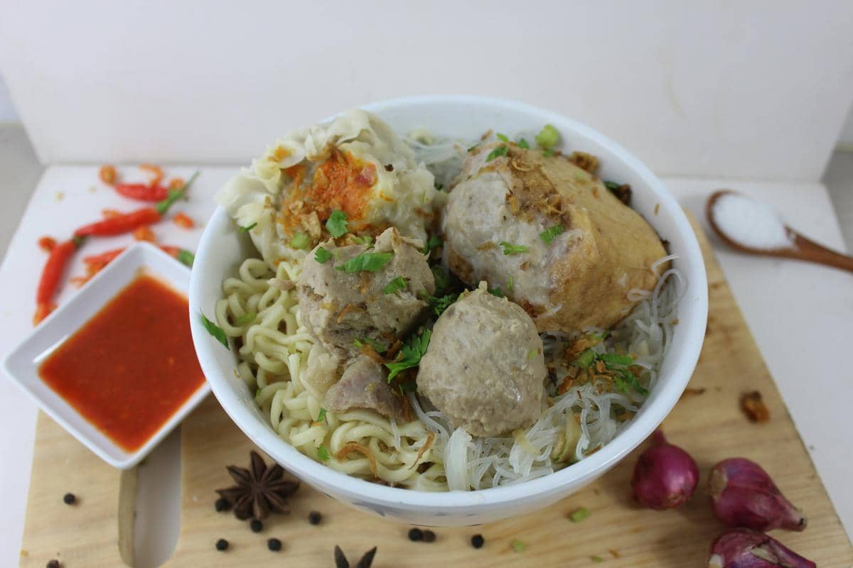 ilustrasi semangkuk bakso