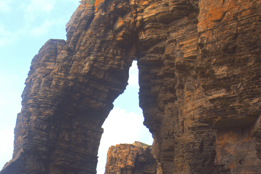 Potret Praia das Catedrais, Spanyol