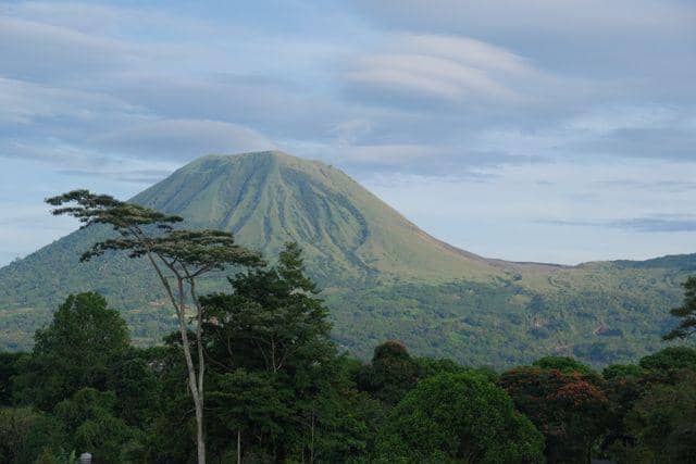 ilustrasi gunung