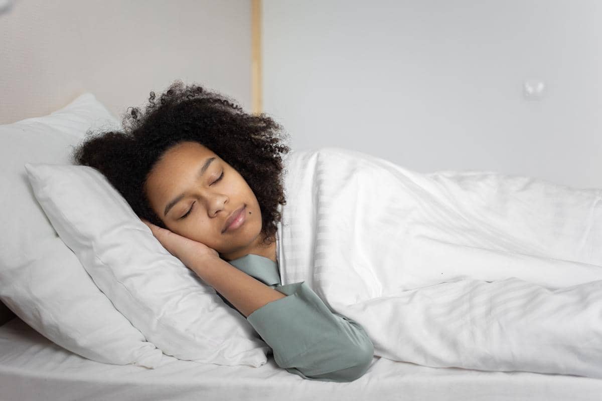 perempuan tidur nyenyak