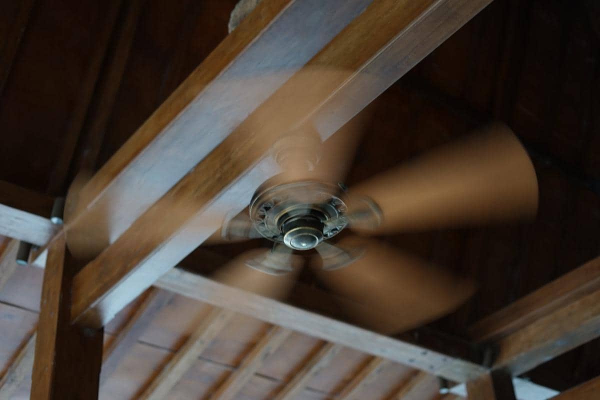 ilustrasi ceiling fan, kipas angin plafon