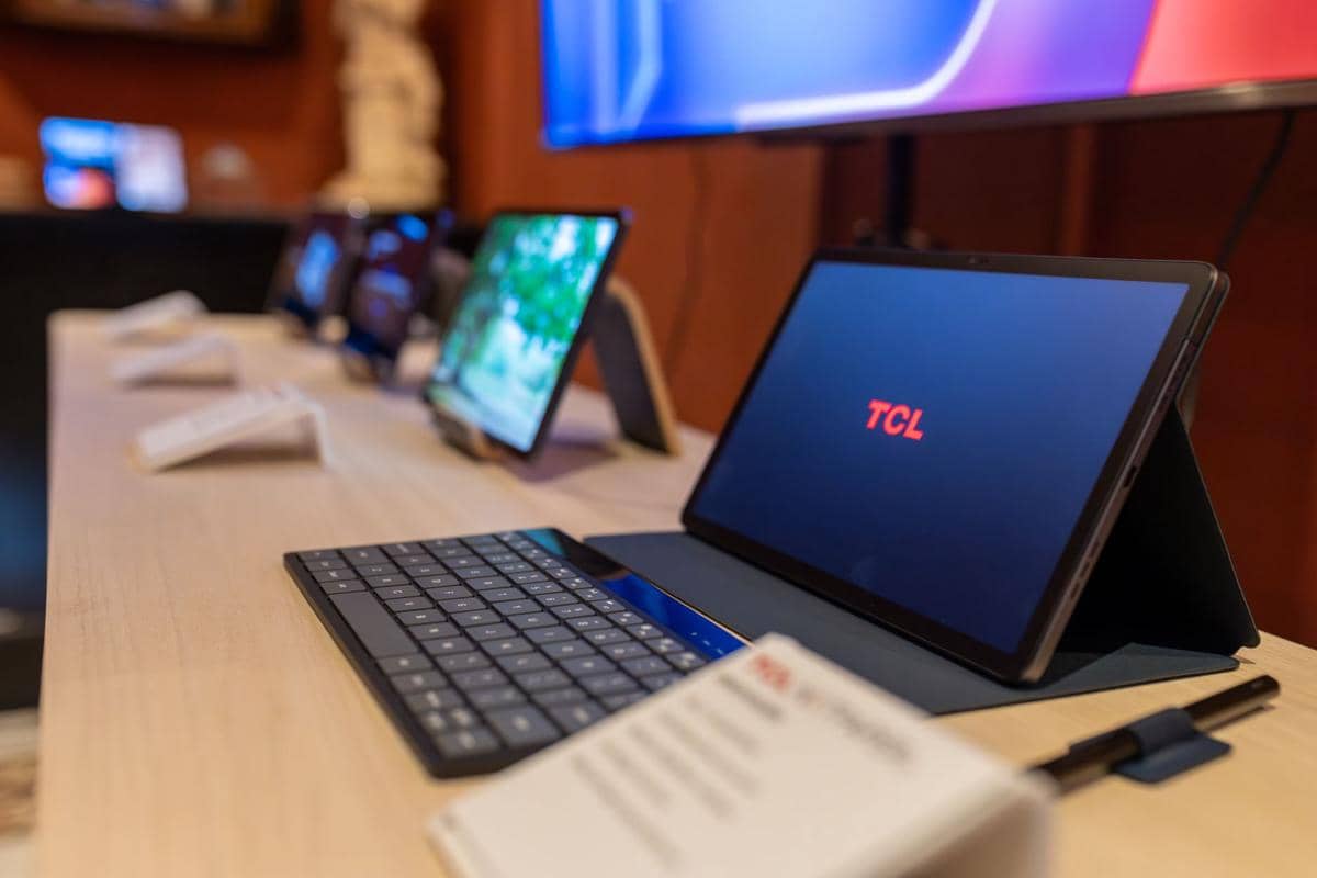 Tablet di toko gadget