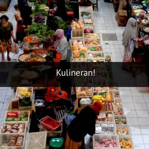 Ilustrasi pasar dengan suasana aktivitas perdagangan dan area penjualan, digunakan sebagai gambaran umum kondisi pasar.