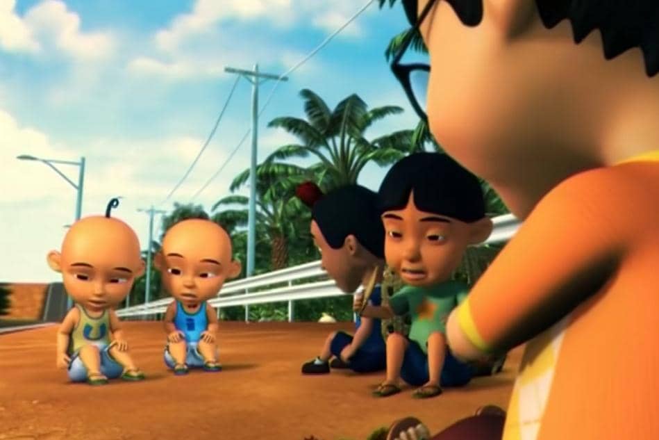 Upin dan kawan-kawannya kelelahan usai tak kunjung sukses menjual rambutan
