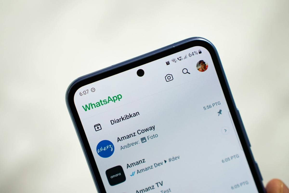 WhatsApp di HP