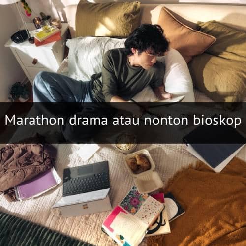 Ilustrasi seseorang sedang belajar di dalam kamar dengan suasana yang mendukung kegiatan belajar mandiri.