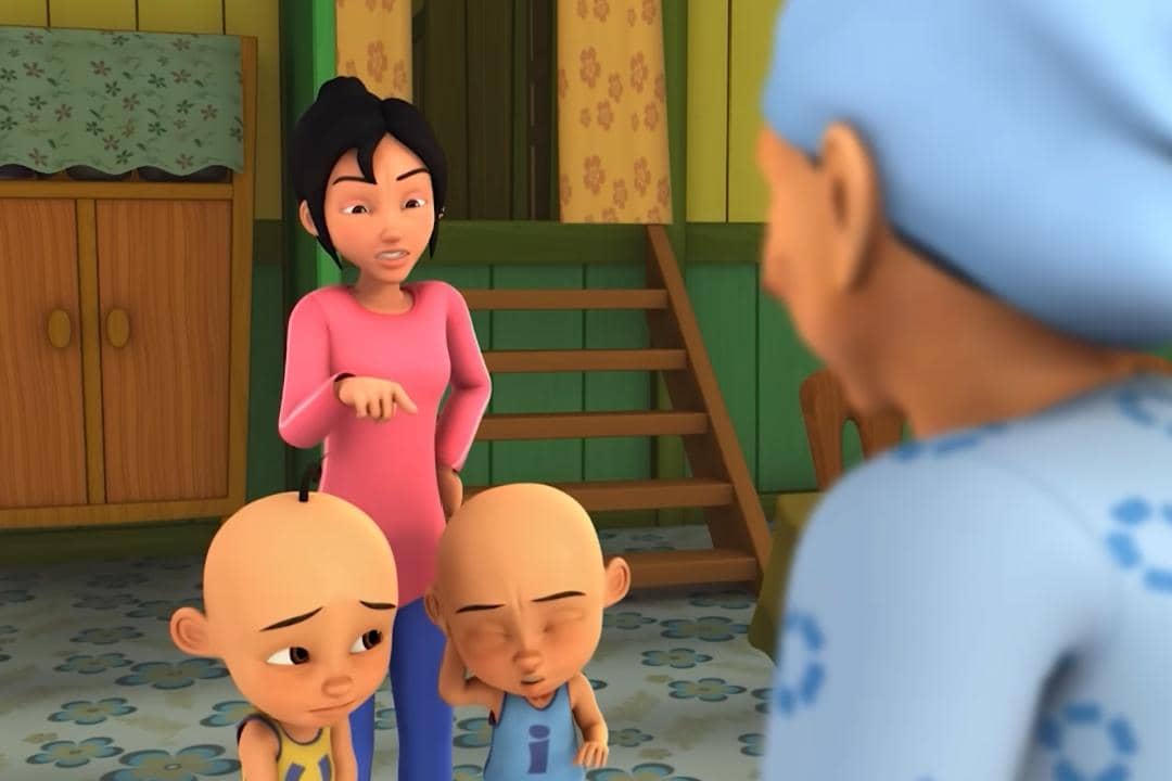 Kak Ros marah besar pada adiknya yang meski masih kecil, tapi sudah tahu untuk menutup mulut ketika diberi suap