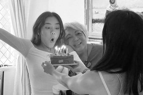 Baila Fauri Kenang sang Nenek yang Baru Meninggal Dunia