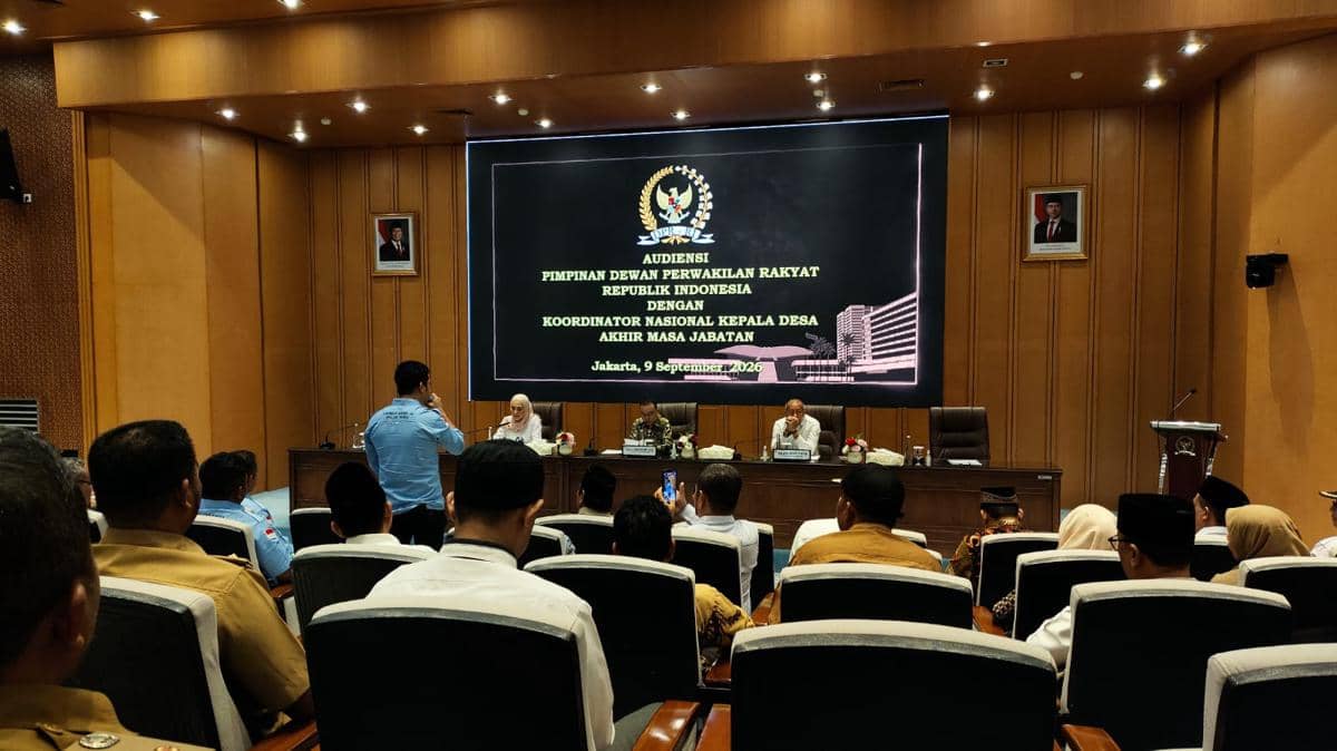 Suasana audiensi perwakilan Kepala Desa AMJ dengan pimpinan DPR RI di Kompleks Parlemen Senayan, Jakarta.