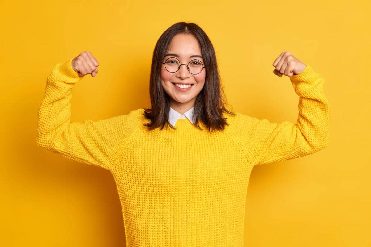 ilustrasi strong, kuat, optimis, positive thinking, berpikir positif, semangat