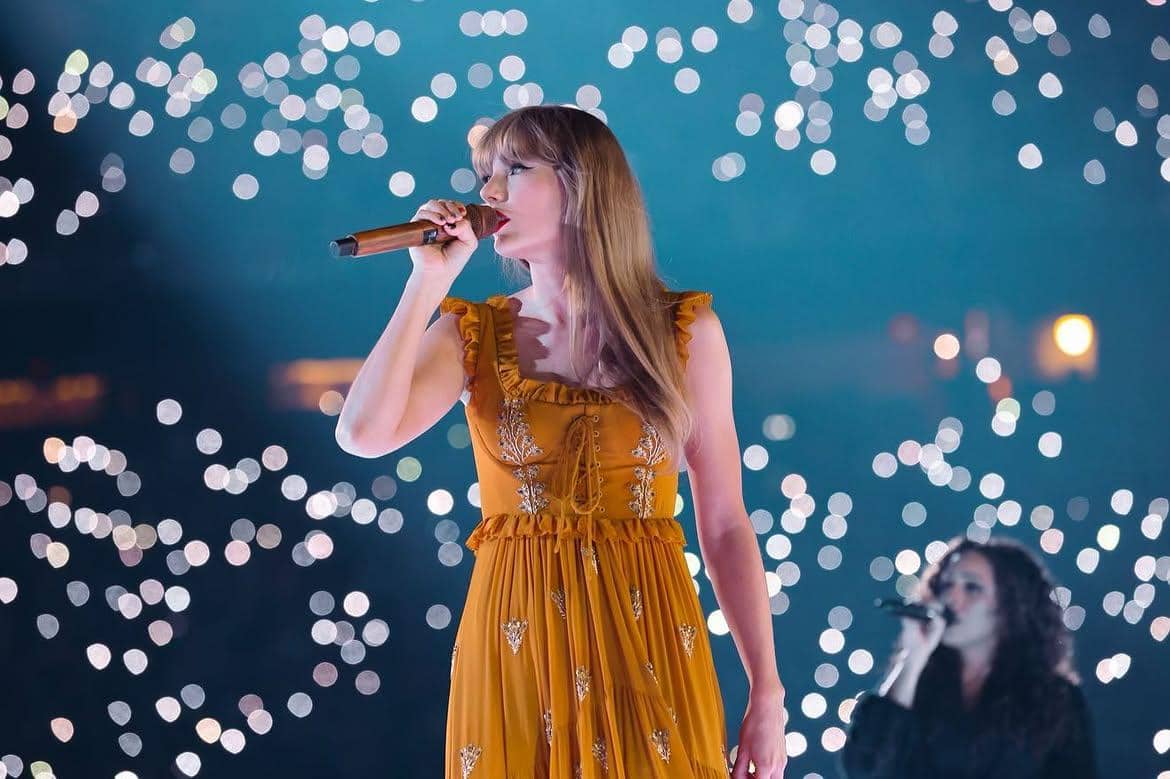 Lirik Lagu Bejeweled - Taylor Swift dan Maknanya, Tren di TikTok! | IDN ...