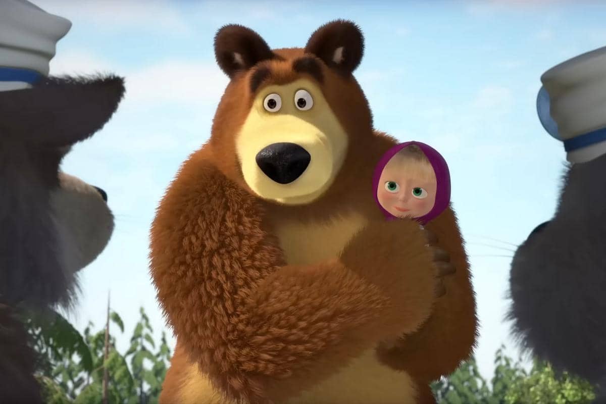 karakter Bear dan Masha dalam Masha and the Bear