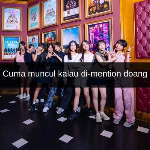 Para trainee JKT48 berpose bersama dalam unggahan yang dibagikan melalui akun Instagram resmi JKT48.