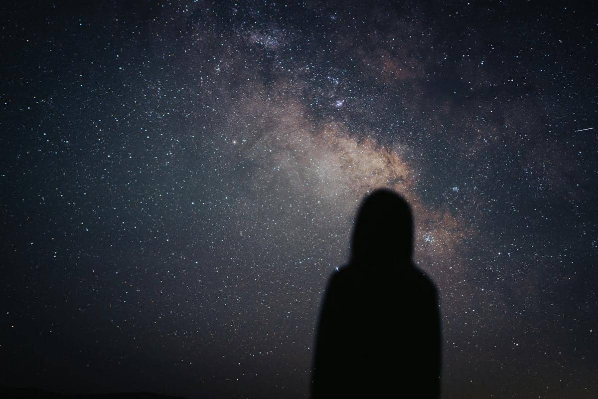 ilustrasi langit malam (unsplash.com/Sharad Bhat)