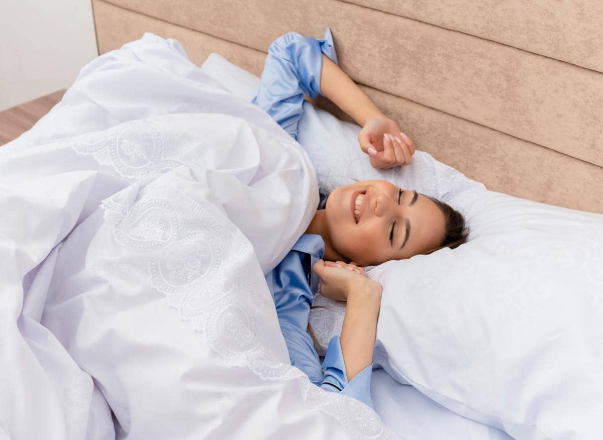 ilustrasi bangun tidur 