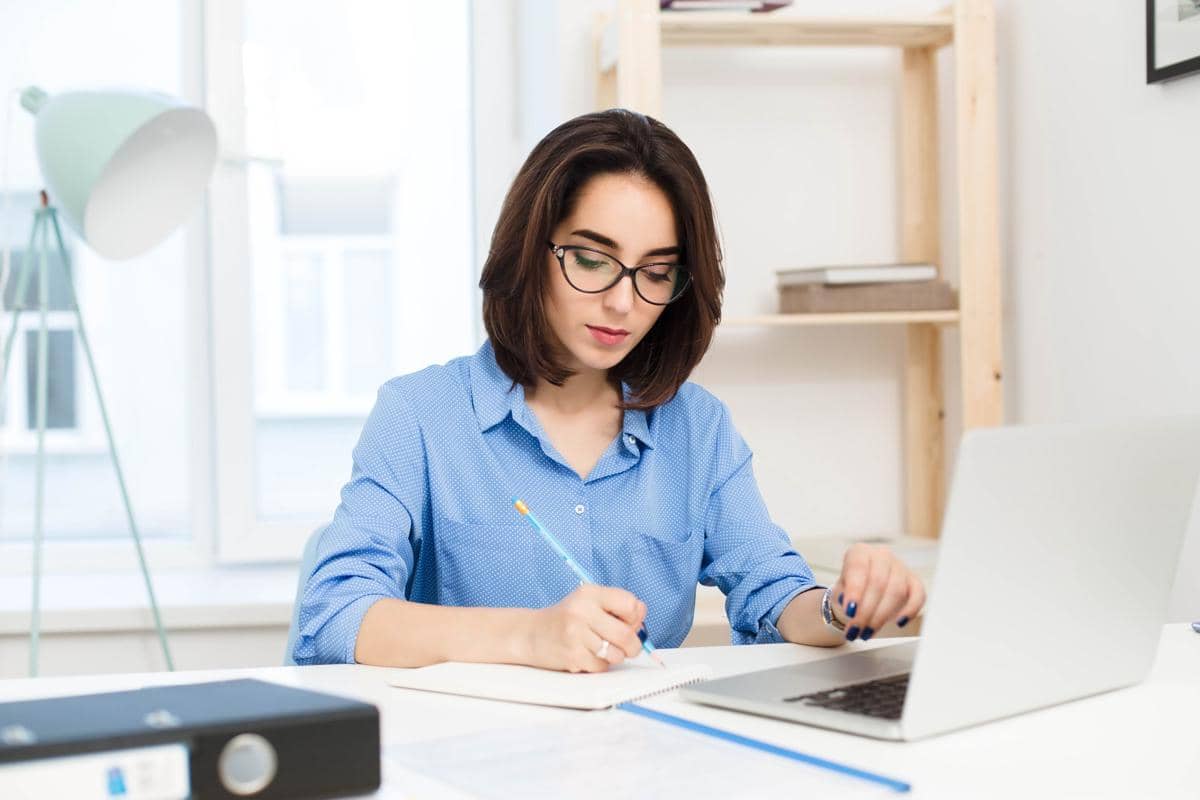 5 Cara Bertahan saat Deadline dan Meeting Sama-Sama Padat