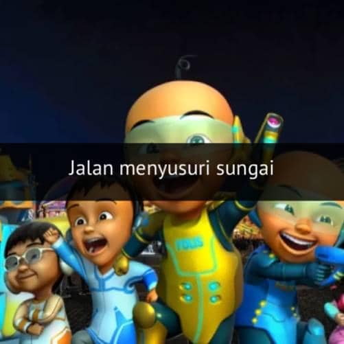 Karakter animasi Upin dan Ipin, dua anak laki-laki berkepala plontos mengenakan kaus kuning dan biru sambil tersenyum.